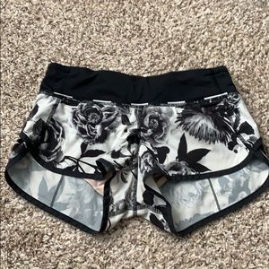 Lululemon speed shorts sz 2